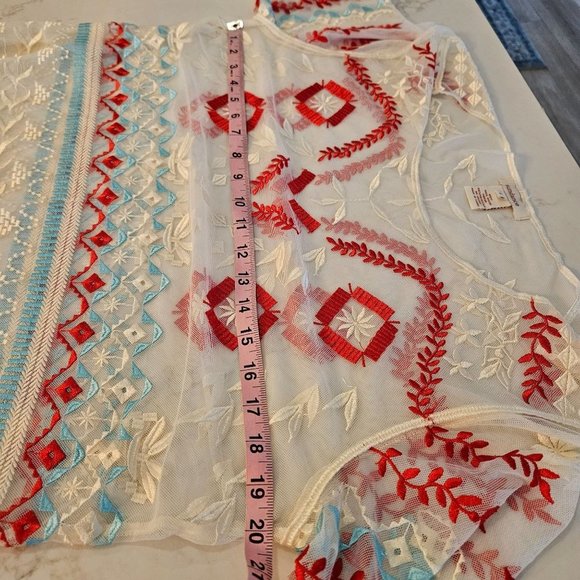 Sundance Size Large Sheer Boho Embroidered Red Turquoise Shear Short Sleeve Top - Picture 9 of 10